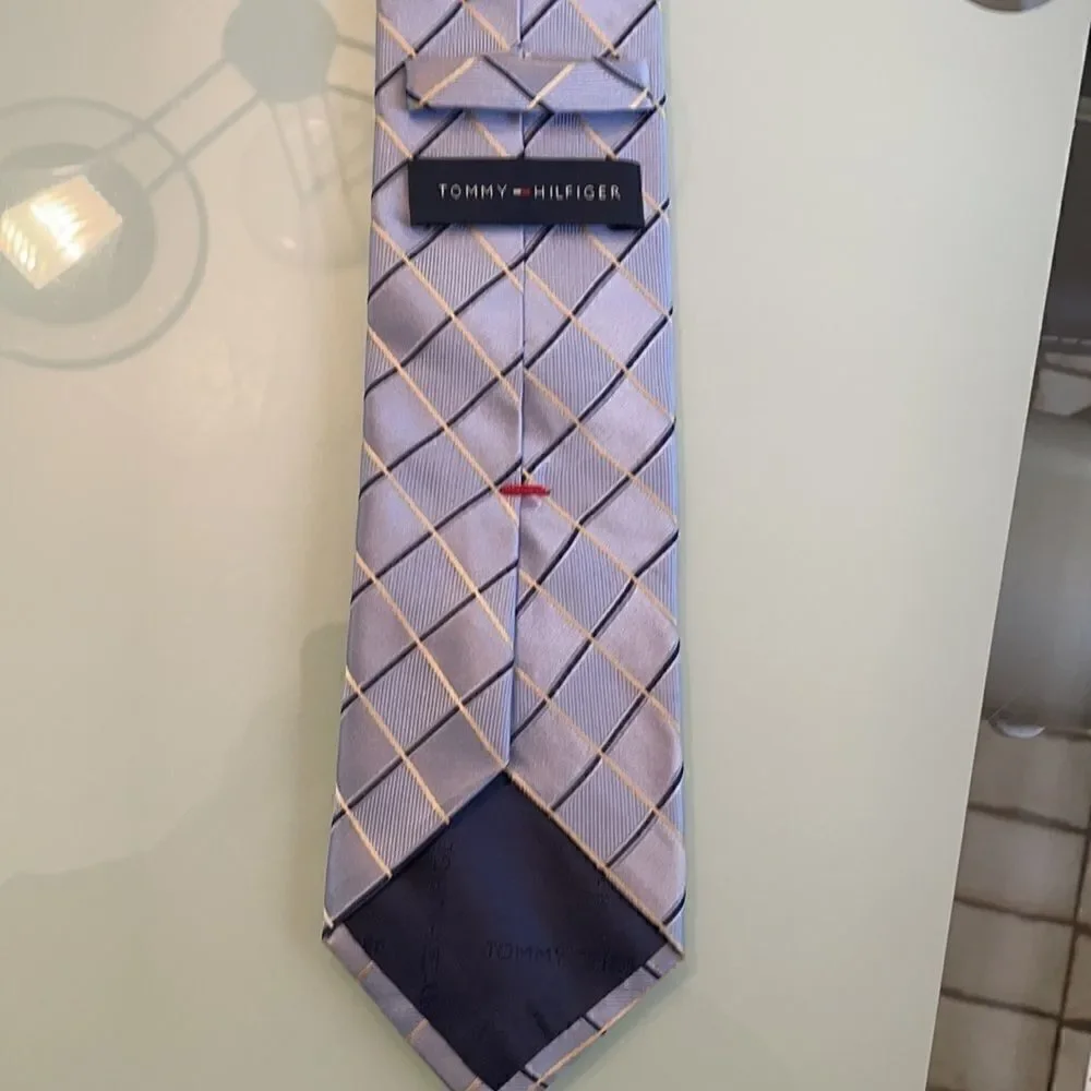Tommy Hilfiger tie light blue navy gold check 100% silk 3.25 inches wide